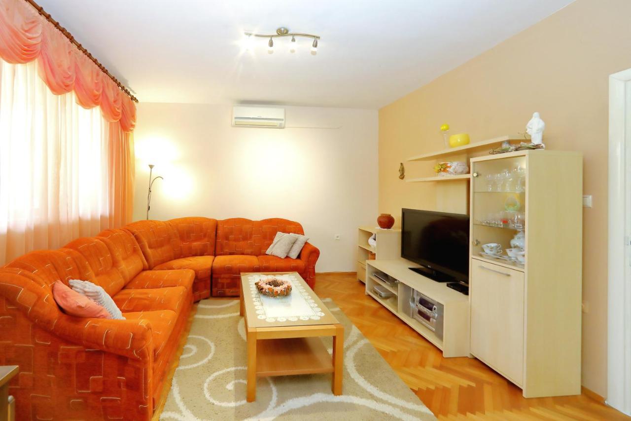 Apartment Lucijan ビビニェ エクステリア 写真