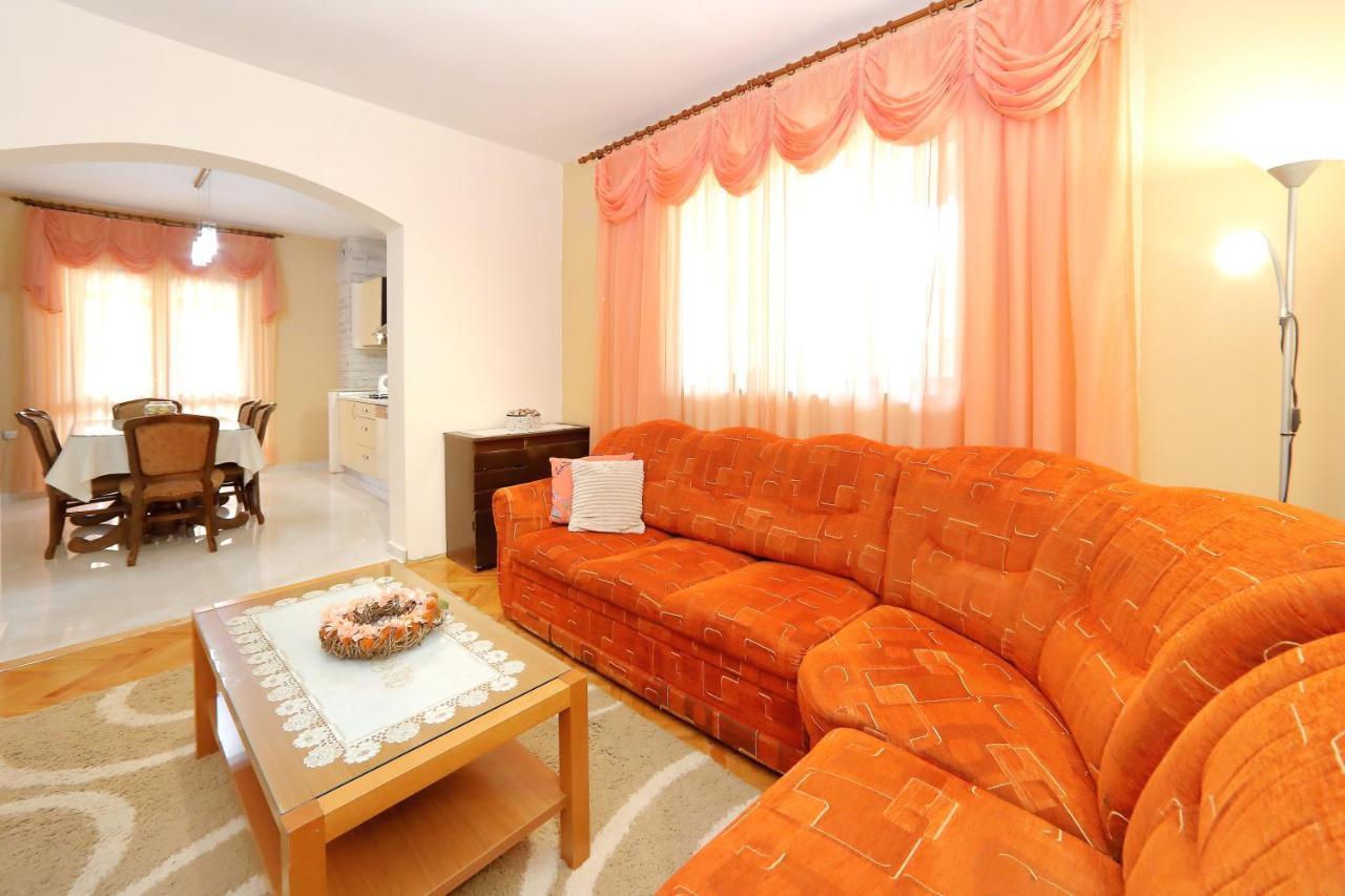 Apartment Lucijan ビビニェ エクステリア 写真