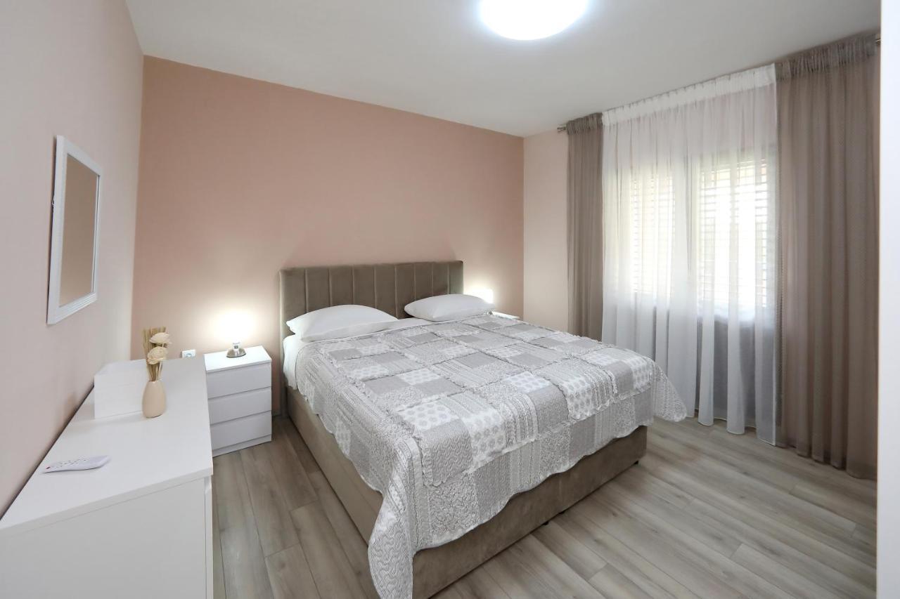 Apartment Lucijan ビビニェ エクステリア 写真