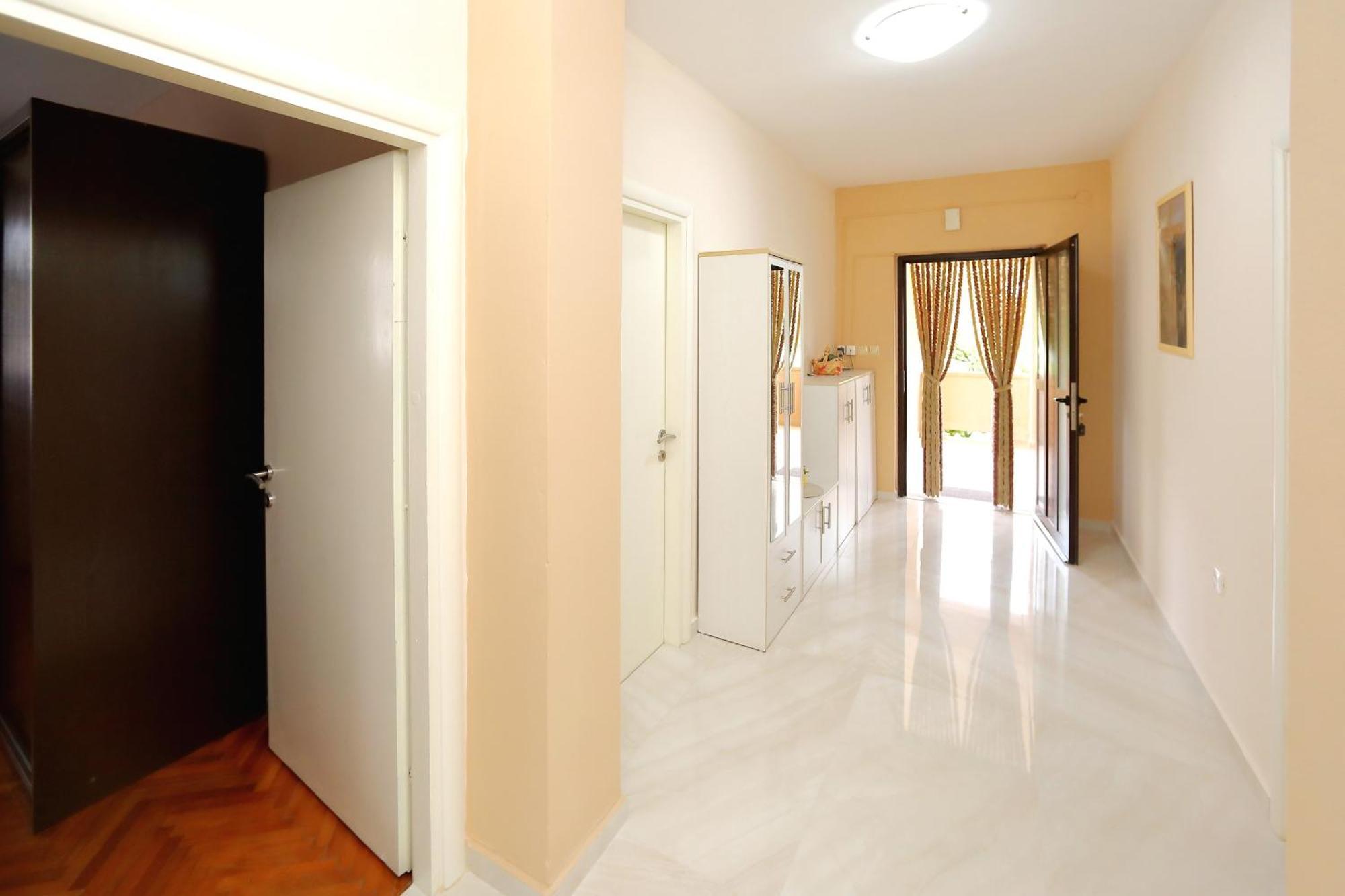 Apartment Lucijan ビビニェ 部屋 写真